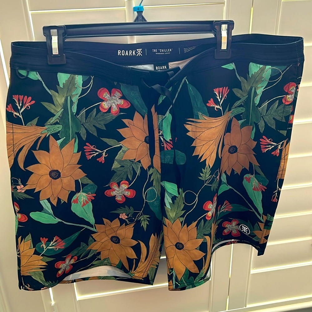 ROARK swimming trunks size 36 waist men, hybrid for swim or play